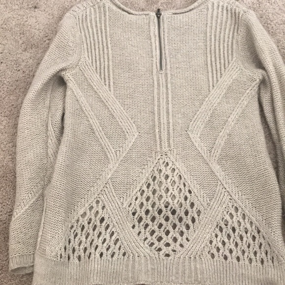 Cream/white sweater - Picture 2 of 4